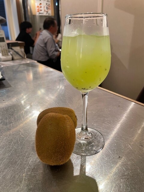 つぶつぶキウイサングリア