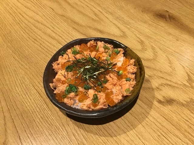 ミニ鮭いくら丼