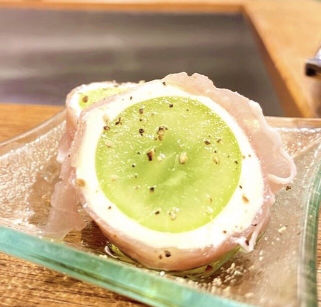 シャインマスカット＆チーズの生ハム包み